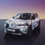 Na vrata trka nov Renault Scenic. Francozi sicer skrivajo vse ključne podatke, vemo pa, da jih bo malce več razkritih na predstavitvi septembra v Münchnu.